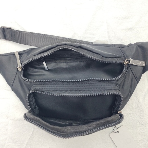 ALO Yoga Explorer Convertible Pack | 3L Nylon Waist Bag - Picture 2 of 6